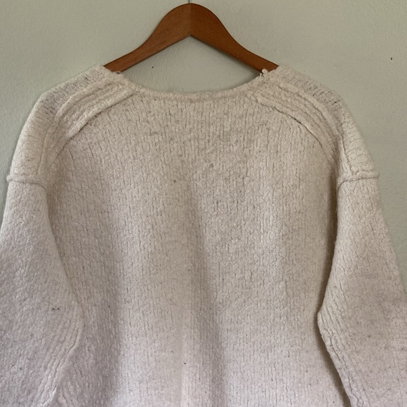 Free People Ivory Lofty Boucle Slouchy Alpaca Blend Sweater Women’s M - Picture 7 of 12